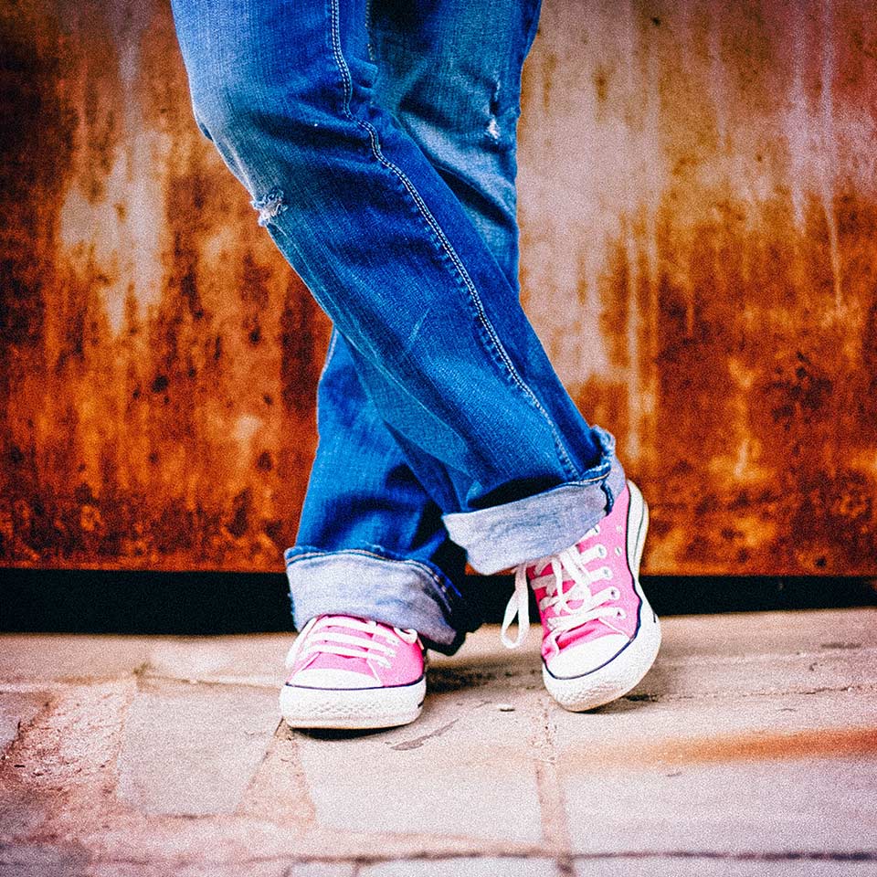 Fungus used in stonewashed jeans production